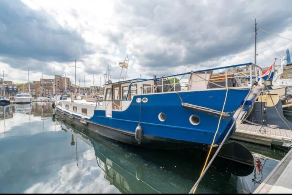 Hotel Historic Dutch Barge, Idyllic Location Londres Exterior foto